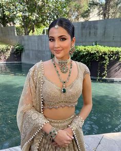 Meera Sakhrani, Indian Engagement, Indian Bride Makeup, Reception Outfit, Engagement Bride, Indian Bridal Photos, Indian Bride Outfits, Lehnga Dress