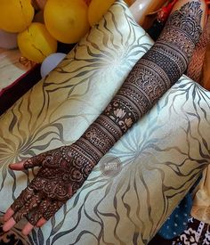 Mehndi designs Mehndi Look, Beautiful Mehndi Designs, Mehandhi Designs, Latest Arabic Mehndi Designs, Front Mehndi Design