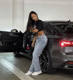 Cute Modeling Poses, Classic Car Photoshoot, Car Poses, Flawless Beauty, Neue Outfits, Parking Garage, Cute Poses For Pictures, Tomboy Fashion, Baddie Outfits Casual