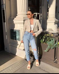 Crop Blazer Outfit, Cropped Blazer Outfit, Blazer Outfits Casual, Skandinavian Fashion, London Outfit, Casual Outfit Inspiration, Cold Outfits, Blazer Outfit, Minimal Outfit