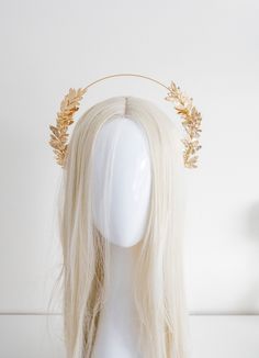 Small Gold Metal Sun Crown - Panmilli - only for adult! This crown will be a great addition to the fine art photography, wedding, it is suitable as a prop for pregnancy photo-shoot, enhance your festival outfit, fort make-up artist, Ball, Party... This romantic headband is handcrafted using an array of gold metal You will love this headdress and it will serve you well. Package : 1 pcs Hairband Color: Gold The Halo Headpiece from Panmilli are works of art, each piece is made by hand with love and passion Thank you for your interest and we look forward to your order :) You can find more crowns in our shop: www.panmilli.etsy.com You can start following us on the instagram: www.instagram.com/panmilli Roman Headpiece, Fine Art Photography Wedding, Crown Goddess, Sun Crown, Halo Headpiece, Teuta Matoshi, Goddess Style, Leaf Headpiece, Garden Ceremony