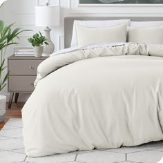 the comforter is clean and ready to be used in this bedding set,