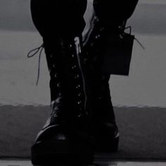 Rayne Core Aesthetic, Dark Wear Outfit, Fitz Farseer, Rayne Core, Boots Black Aesthetic, Dark Villain Aesthetic, Dark Character Aesthetic, Emo Dark Aesthetic, Black Boots Aesthetic