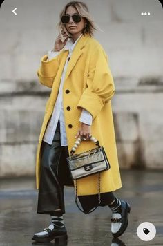 Yellow Oversized Outerwear For Fall, Chic Yellow Single Breasted Outerwear, Elegant Yellow Outerwear With Pockets, Oversized Yellow Outerwear For Fall, Chic Yellow Single-breasted Outerwear, Elegant Yellow Winter Outerwear, Trendy Oversized Yellow Outerwear, Chic Yellow Oversized Outerwear, Chic Oversized Yellow Outerwear