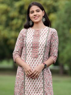 Linen Kurti Designs Latest, Linen Kurti Design, Simple Suit Designs, Linen Kurti, Simple Suit, Kurti Pattern, Neck Patterns