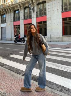 White Chunky Cardigan Outfit, Outfit For The Mall, Tennessee Outfits, Adrette Outfits, Nyc Outfits, Chique Outfit, Look Legging, New York Outfits, Looks Pinterest