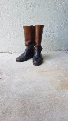 Vintage Leather Frye boots Sold to me as a Men's size 9 or a Women's size 10 boot It looks by the color change of the leather that the previous owner never wore his / her pants inside of the boots Found in Connecticut Height of boots is about 13.75 inches Length of boot from toe to heel is 10.5 inches Hadley Pottery, Kodak Black, Frye Boots, Metal Hangers, Snoopy And Woodstock, Dream Shoes, Gorgeous Fabrics, Orlando Fl, Vintage Leather