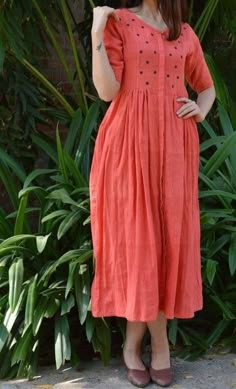 Khadi Kurta, Kurti Pattern, Indian Kurti Designs, Casual Frocks, Churidar Designs, Indian Kurti, Frock Fashion