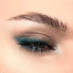 teal smokey eye Gray Eyeliner, Green Eyeliner, Beauty Make-up, Green Makeup, Green Eyeshadow, Colorful Eye Makeup, Kesha