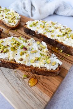 Honey Ricotta Toast with Pistachios on a cutting board. Ricotta Toast Breakfast, Honey Ricotta, Easy Easter Recipes, Brunch Appetizers, Ricotta Toast, Honey Toast, Light Appetizers, Toast Toppings, Breakfast Toast