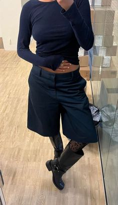 Velvet Ballet Flats Outfit, Navy Trousers Outfit Women, Knit Shorts Outfit, Skirt Over Pants Outfits, Skirt Over Pants, Corporate Core, Corp Core, Adrette Outfits, Boots Dress