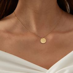 "H A M M E R E D ∙  C I R C L E  ∙ N E C K L A C E - 16.5\" Our exquisite Dipped Hammered Circle Disc Pendant Dainty Necklace is finished in sterling silver with 24K Gold plated. This elegant piece is perfect for adding a touch of sophistication to any outfit. The delicate design features a hammered circular disc pendant, exuding charm and uniqueness. Crafted from high-quality sterling silver, this necklace is sure to withstand the test of time. Elevate your style with this stunning accessory th Gold Circle Pendant Necklace, Small Gold Round Pendant Necklace, Jessica Stanley, Gold Necklace Pendant, Circle Jewelry, Gold Circle Necklace, Necklace With Pendant, Gold Pendant Jewelry, Luxe Jewelry