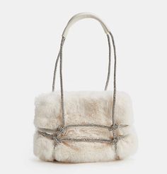 Brand Name: DenHuaKiOrigin: CN(Origin)Lining Material: PolyesterMain Material: Faux FurPlace Of Origin: GUANG DONG ProvincePlace Of Origin: GUANG DONG ProvinceShape: BucketOccasion: VersatileExterior: Open PocketDecoration: DiamondsGender: WOMENPattern Type: Solid Knot Thread, Bag Sketch, Handbag 2022, Fur Clutch Bag, Winter Handbags, Faux Fur Handbag, Fur Clutch, Hand Beaded Bag, Fur Purse