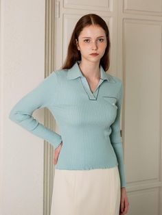 Composition : COTTON40% POLYESTER30% NYLON30%Color : BLUE, WHITECountry of Origin : CHINA Collared Ribbed Tops For Workwear, Ribbed Collared Tops For Work, Chic Spring Tops With Ribbed Collar, Fitted Tops With Ribbed Collar For Spring, Spring V-neck Tops With Ribbed Collar, Fitted Top With Ribbed Collar For Spring, Spring V-neck Top With Ribbed Collar, Chic Fitted Tops With Ribbed Collar, Spring Knit Top With Ribbed Collar