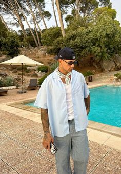 Ig: ismailstewart Mens Hats Outfits, Guys Clothing Styles Streetwear, Mens Club Outfit, Cap Outfit Men, Coachella Outfit Men, Fashion Inspo Casual, Clubbing Outfit, Cap Outfit