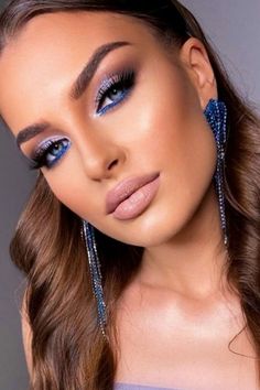 Face Makeup Guide, Black Smokey Eye Makeup, Rhinestone Makeup, Show Makeup, Bridal Eye Makeup, Mode Editorials, Eye Makeup Styles, Makeup Spray