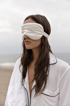 Silk Sleep Mask - Blanc - Narvvi Eye Mask Packaging, Collab Ideas, Sleeping Masks, Eye Mask Sleep, Skincare Mask, Mask Aesthetic, Night Mask, Silk Mask, Future Of Fashion