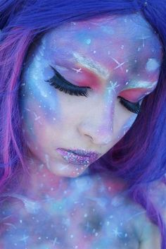 Galaxy Makeup Looks And#8211; Creative Makeup Ideas for Extraordinary Girls ★ See more: http://glaminati.com/galaxy-makeup-looks/ Galaxy Makeup Looks, Alien Halloween, Natural Makeup Remover, Make Up Inspiration, Dramatic Makeup