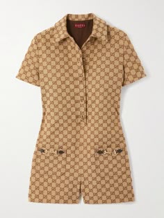 Gucci's playsuit is reminiscent of '60s styles. Made from canvas jacquard-woven with the 'GG' monogram, it's designed for a loose fit and features the signature horsebit embellishments on the patch pockets. Leave a few buttons undone along the partially concealed placket. Gucci Women Outfit, Gucci Style Women, Gucci Romper, Gucci Clothes Women, Gucci Jumpsuit, Gucci Elegant, Gucci Outfits Women, Drip Fashion, Miami Outfit