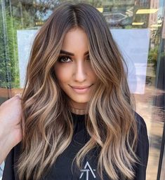 Ahmet Tunbul (@by.ahmetofficial) posted on Instagram • Apr 16, 2022 at 3:12pm UTC Wedding Hair Color, Wedding Hair Colors, Bronde Balayage, Beachy Hair, Brunette Hair With Highlights, Brown Hair With Blonde Highlights, Brunette Balayage Hair, Honey Blonde Hair, Brown Hair Balayage