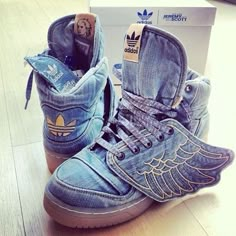 Shoes With Wings, Jeremy Scott Adidas, Soviet Fashion, Juun J, Under Your Spell, Pretty Shoes Sneakers, Wing Shoes, Denim Wear, Jeremy Scott