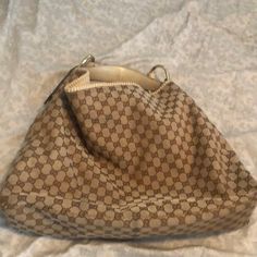 Good Condition. Vintage Gently Used Gucci Hobo Bag, Gucci Logo, Gucci Bags, Hobo Bag, Louis Vuitton Damier, Gucci Bag, Limited Time, Bag Lady, Louis Vuitton