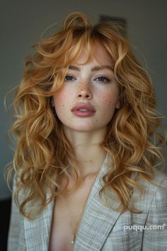 Curtain Bangs Curly Hair: Styling Tips & Ideas - Puqqu Summer Hair Trends, Strawberry Blonde Hair, Persona 5, Blonde Hair Color