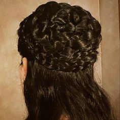 Curly Fantasy Hair, Braided Hair Crown, Ancient Hairstyles, Oc Medieval, Intricate Updo, House Hightower, Styles Wigs, Space Balls, Rhaenys Targaryen