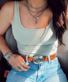 Mode Country, Outfit Ideas 2023, Street Style 2023, Western Girl Outfits, Casual Country Outfits, Southern Outfits, Country Style Outfits, Western Wear Outfits, Cute Country Outfits