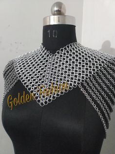 Chainmail collar with small shoulder chain layers metal aluminium chainmail jump rings neck piece cosplay costume festival renaissance faire Please Note : This Listing is for One Aluminum Color Necklaces,  Ring Size : 9 mm, 16 G Material : Aluminum Finish : Anodized If You Can Not Find Your Favorite Item In My Shop , You Could Also Send Me The Picture Or Linking Of Which You'd Like. We Can Make The Item According To That. We Make A Promise That We Will Use The Best Material For The Item. Shippin Chainmail Diy, Chainmail Clothing, Chainmail Patterns, Chainmail Armor, Scale Mail, Look Festival, Chainmail Jewelry, Shoulder Chain, Neck Piece