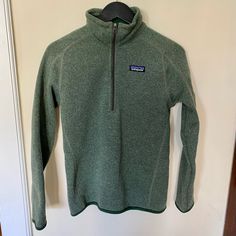 Classic Patagonia Better Sweater 1/4 Zip Brand New With Tags Women’s Xs Slim Fit Color: Hemlock Green Hmkg Style 25618 Price Is Firm. Green Better Sweater, Patagonia Fleece Pullover, Patagonia Long Sleeve, Patagonia Pullover, Patagonia Better Sweater, Athletic Sweatshirts, Tan Plaid, Yellow Tank Top, Pink Plaid