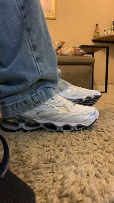 Mizuno Pro 6, Mizuno Shoes, Mode Inspo, Pretty Shoes