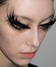 2023 Makeup Looks, 2023 Makeup, Avant Garde Makeup, Runway Makeup, Festival Makeup, Longer Eyelashes