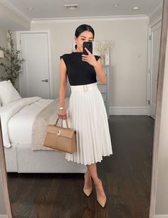 business professional outfits for spring and summer // white pleated midi skirt + black mockneck top petite outfit Womens Work Skirt Outfits, Spring Classy Outfits Chic, Classy Business Outfits Skirt, Midi Skirt Outfit Office, Researcher Outfit, Business Casual Outfits For Women Skirt, Office Outfits Dress, Professional Skirt Outfits, Skirt Outfits Office