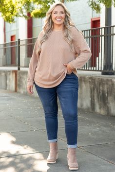 Our ALL NEW Slouchy is here!!! This mushroom cableknit tunic has a flattering CURVED hem, our signature dolman sleeves and long loose fit! This tunic is going to be your new go-to piece for the Fall and Winter or any time of year, really! It is seriously the softest material ever, and the neutral color makes it SO easy to style! Pair it with leggings, skinnies, booties, flats, a scarf, some glam accessories...seriously the opportunities are endless!! This comfy, cute beauty is a no-brainer!! 97% Plus Size Fashion For Women Winter, Size 20 Women Outfit Ideas, Plus Size Mom Outfits, Alternative Fall Fashion, Plus Size Fall Dresses, Outfit Gorditas, Plus Size Legging Outfits, Plus Size Fall Outfits Casual, Plus Size Women Outfits