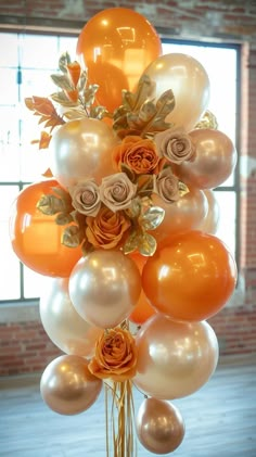 Host a sunset soiree with warm balloon arrangements in shades of orange and gold. Infuse your baby shower with the rich and vibrant hues of a setting sun. Orange And Gold Party Decorations, Shades Of Orange Party Decor, Orange And White Decor, Orange And Gold Birthday Decorations, Gold Theme Party Ideas, Orange Decorations Party, Orange Birthday Decor, Orange Balloon Decorations, Balloon Arrangement Ideas