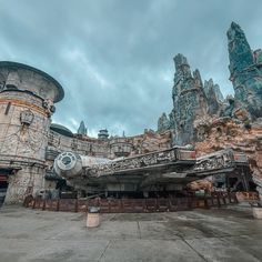 the star wars land at disney's hollywood studios