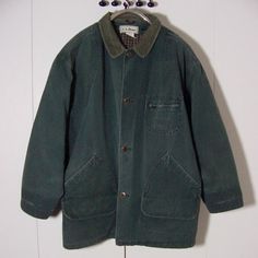 Vtg Green Cotton Ll Bean Farm Ranch Barn Jacket Sz 2xl . Shows Heavy Scratches On Cuffs And Small Hole On Left Cuff . Good Chore Like Jacket . Size Label Faded Out . Aprox 2xl Or 3xl . Has A Button On Liner . 24" Shoulders 23" Sleeves 29" Chest 34" Length Xmas Wishlist, Thrift Inspo, Barn Jacket, Teacher Clothes, Farm Ranch, Circus Tent, Vintage Ll Bean, Queer Fashion, Glad Rags