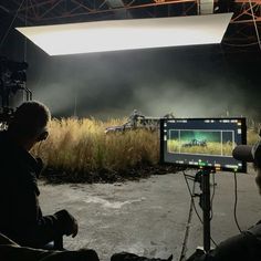 Filming Ideas, Cinematography Camera, Film Lighting, Cinematography Lighting, Movie Production, Filmmaking Inspiration, Filmmaking Cinematography, Cinematic Lighting