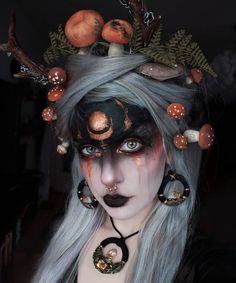 Pagan Makeup, Warrior Makeup, Viking Makeup, Red Makeup Looks, Witch Makeup, Halloween Makeup Inspiration, Red Makeup, Gothic Makeup