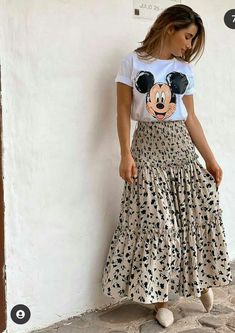 Crochet Cosplay, Shimmering Dress, Looks Summer, Modest Dresses Casual, Skirt And Sneakers, Fashion Mistakes, New Star