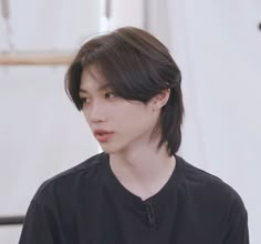 Lee Felix Brown Hair, Felix Wolfcut, Side Pfp, Short Dark Hair, Prince Felix, Short Brown Hair, Hair Icon, Felix Yongbok