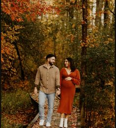 Fall Maternity Couples Photos, Fall Park Maternity Photos, Fall Outdoor Maternity Photoshoot, Maternity Photography In October, Autumn Maternity Shoot Fall Pictures, Maternity Shoot November, Overcast Maternity Photos, Fall Maternity Photos Mountains, Pregnant Autumn Photography