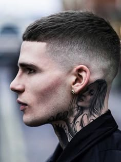 Cropped hairstyle French Crop, Crop Haircut, Crop Hair, Men Hair Color, Faded Hair, Men Haircut Styles, Mens Hair, Mens Haircuts Fade