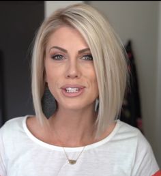 Hair Colour Ideas For Blondes Highlights, Razor Bob Haircut Choppy Layers, Blonde Bob Hairstyles, Bob Haircut For Fine Hair, Bob Hairstyles For Fine Hair, Blonde Hair Looks