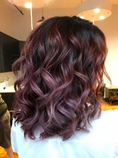 Chocolate Mauve Is the Delicious New Color Trend You Should Try This Fall Highlights Diy, Hair Color Chocolate, Hair Diy, Winter Hair Color, Winter Hairstyles, Diy Life, Hair Color Trends