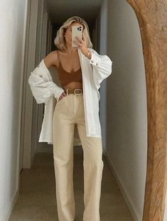 Europe Outfits, Mode Inspo, Looks Chic, Looks Style, Mode Inspiration, White Pants, Spring Summer Outfits, Outfits Casuales, Cute Casual Outfits