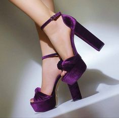 Fairy Shoes, Purple Heels, Fashion Shoes Heels, Cute Shoes Heels, Shoes Heels Classy, College Girl, Modern Shoes, Purple Shoes