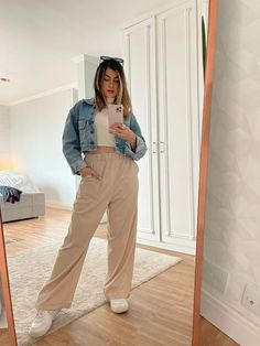 Ootd Pantalon Beige, Palazzo Beige Outfit, Outfit Pantalon Beige Mujer, Outfits With Beige Pants, Outfit Con Pantalon Beige, Nude Pants Outfit, Outfits Faciles, Outfit Pantalon Beige, Beige Pants Outfit