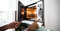 It's Time To Clear Up A Big Myth About Microwaving And Your Health Microwave Cleaning Hack, Microwave Dishes, Microwave Cookware, Quick Meal Prep, Microwave In Kitchen, Steam Oven, Food L, Tex Mex Recipes, Brioche Buns